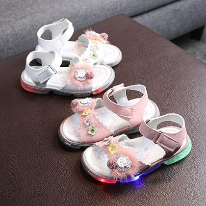 New casual style with light sandals for girls